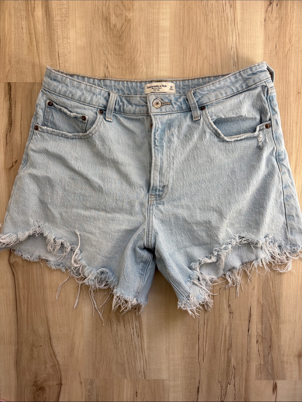 Abercrombie & Fitch Dad short, curve love Frayed DenimShorts